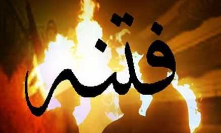 جنگ شناختی به عنوان یکی از پیچیده‌ترین اشکال جنگ نرم، با هدف تسخیر اذهان وادراکات ، تغییر باورها و تضعیف انسجام اجتماعی وایجاد ناامیدی صورت می‌گیرد. در دوران حکومت امیرمومنان امام علی (ع) (۳۵-۴۰ هجری)، دشمنان با ابزارهایی مانند: شایعه‌پراکنی، تحریف حقایق،و اخبار جعلی ،سه جنگ‌جمل  صفین  و   نهروان را به جامعه اسلامی تحمیل کردند.این پژوهش به بررسی راهبردهای رهبری امیرمومنان امام علی (ع) در مقابله با این فتنه ها وتهدیدات شناختی می‌پردازد.